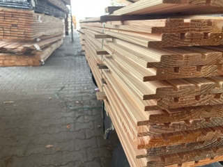 Ca. 106x Douglas Design- Triple- Deens profiel, 18x142mm, lengte 400cm